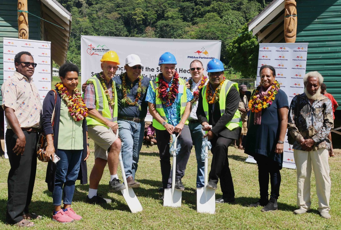 Minister-Counsellor opens girls’ dormitory at the Sacred Heart Secondary School in Tapini